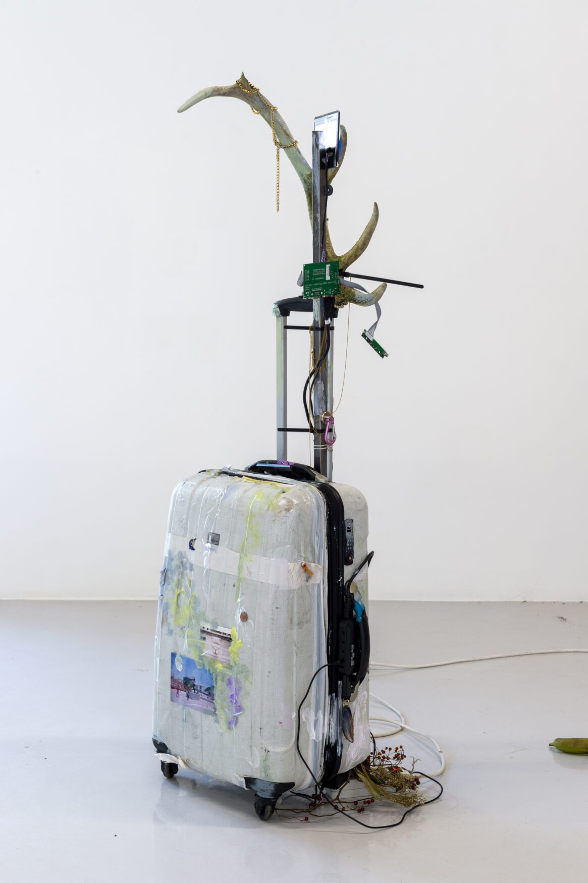 Luggage_astral_crystal - Gaëlle Choisne